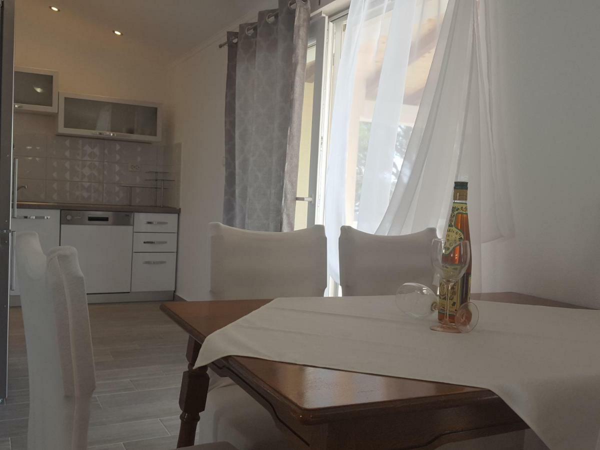 Apartmani Slavica ラブ エクステリア 写真