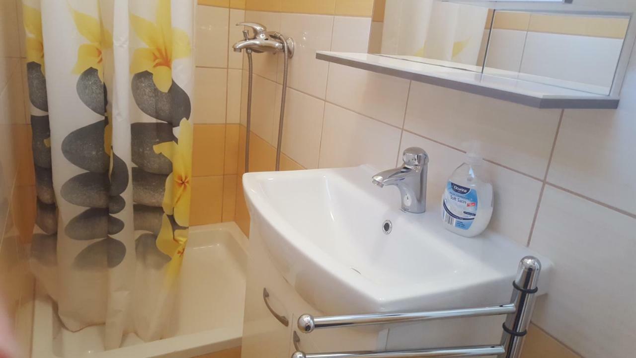 Apartmani Slavica ラブ エクステリア 写真