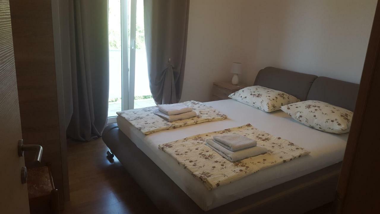 Apartmani Slavica ラブ エクステリア 写真