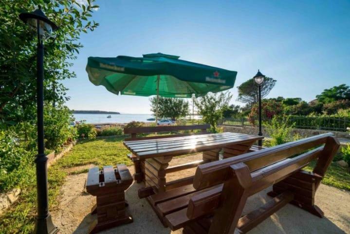 Apartmani Slavica ラブ エクステリア 写真